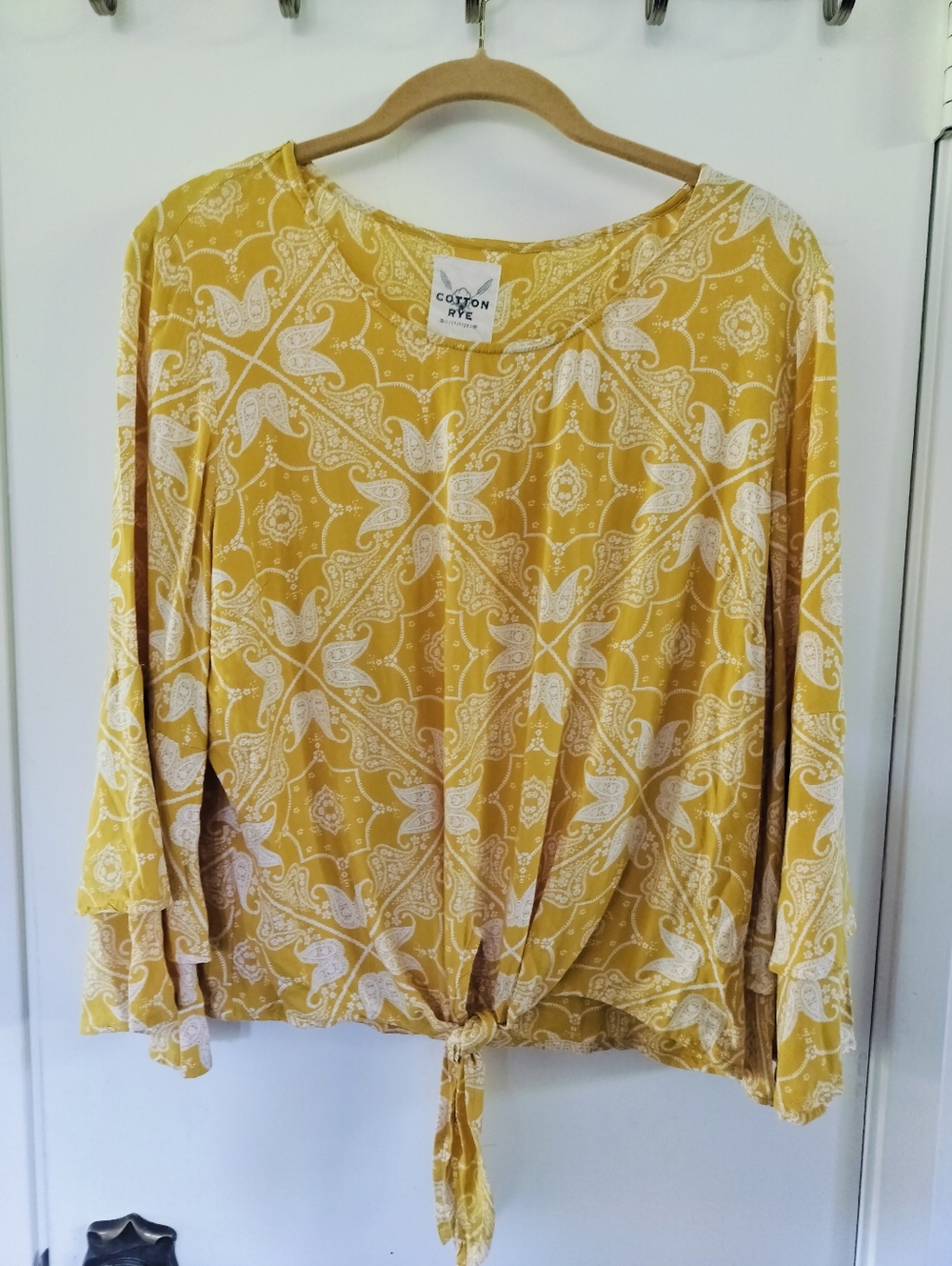 Cotton & Rye 100% Rayon Yellow Bandana Print Ruffle Sleeve Tie Front Top Large